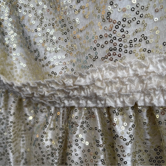 “Cinderella” girls, gold, sequined event dress size 4T. Smoke free - Picture 4 of 7
